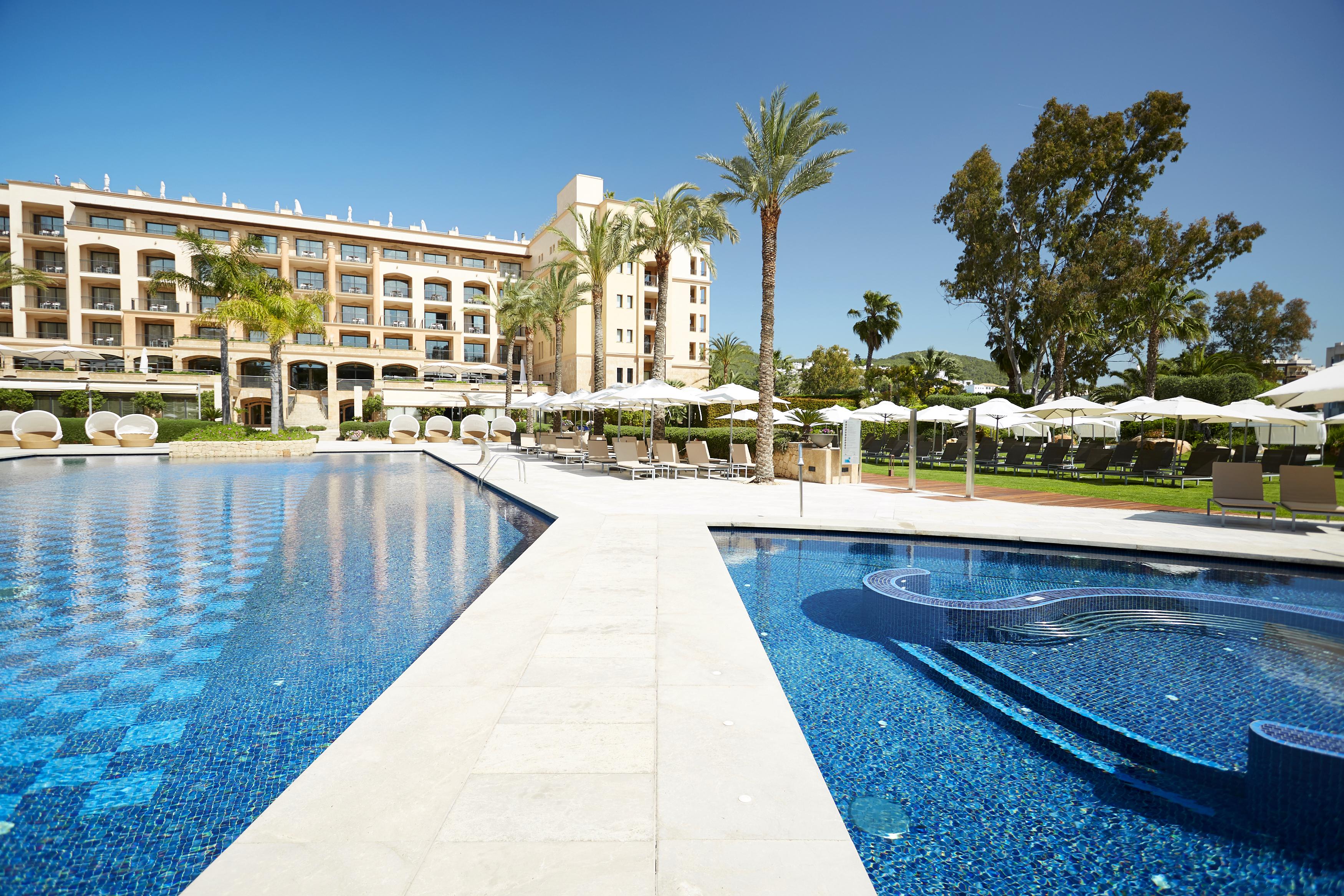 Insotel Fenicia Prestige Suites & Spa Santa Eularia des Riu Esterno foto