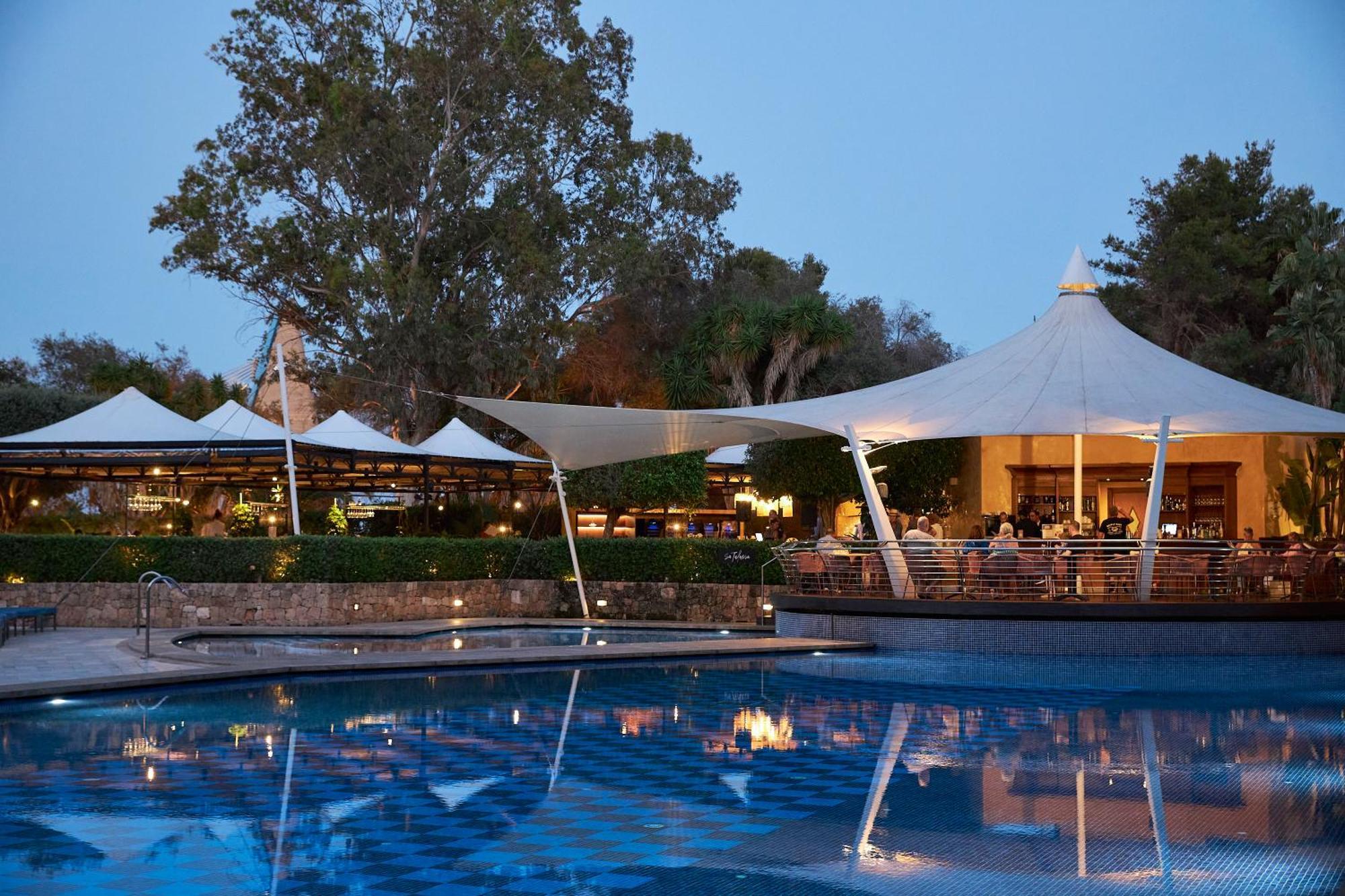 Insotel Fenicia Prestige Suites & Spa Santa Eularia des Riu Esterno foto