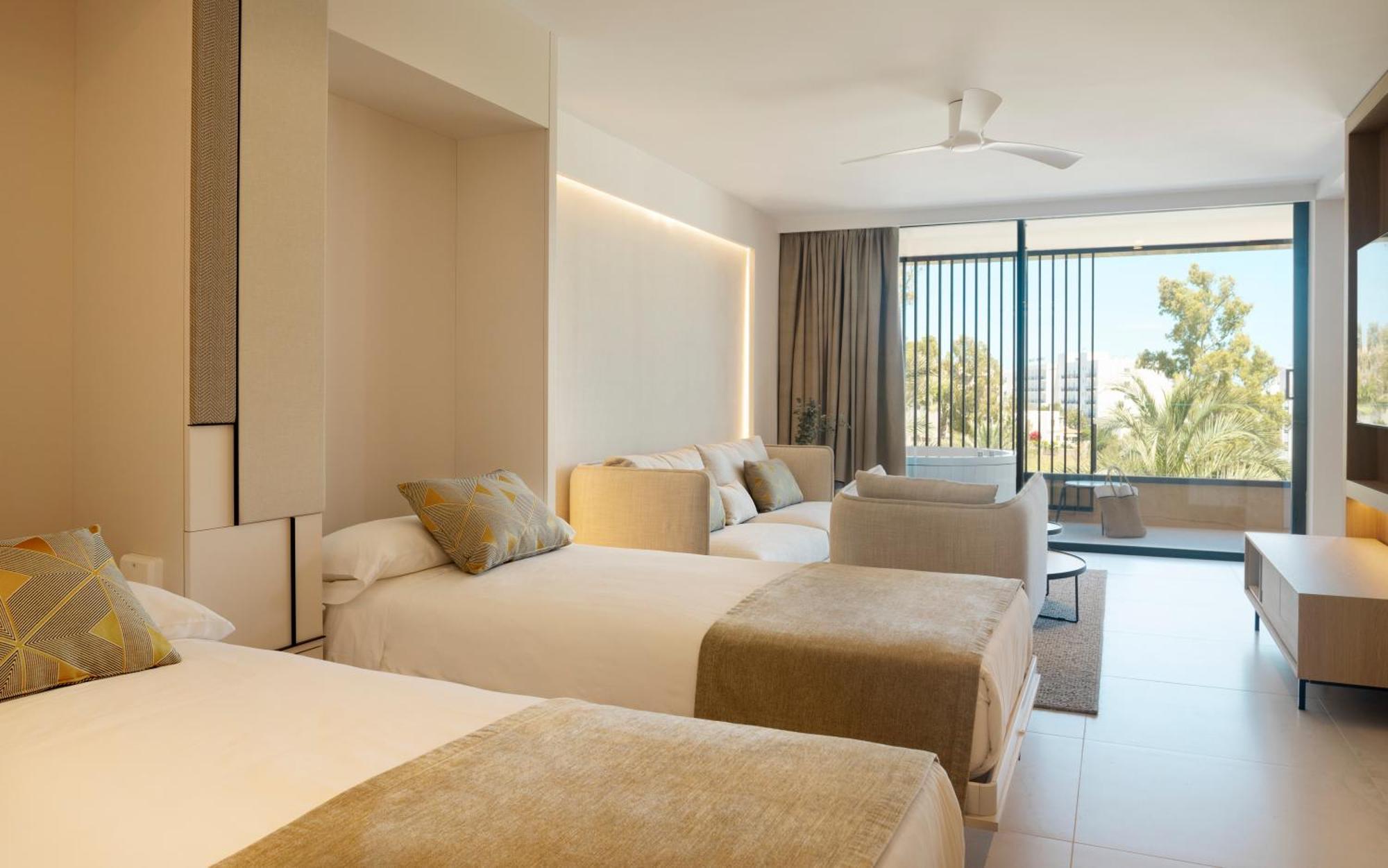 Insotel Fenicia Prestige Suites & Spa Santa Eularia des Riu Esterno foto