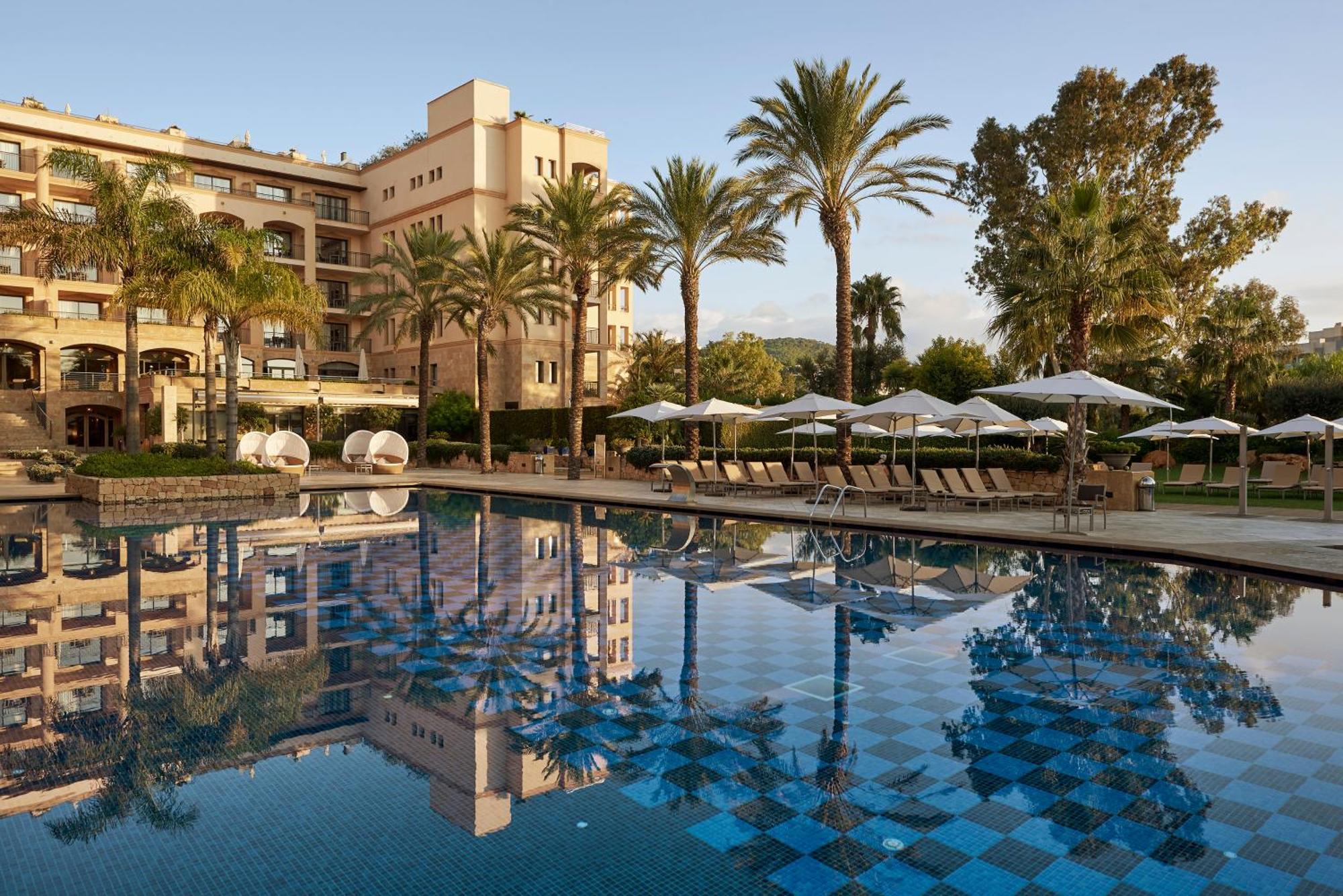 Insotel Fenicia Prestige Suites & Spa Santa Eularia des Riu Esterno foto