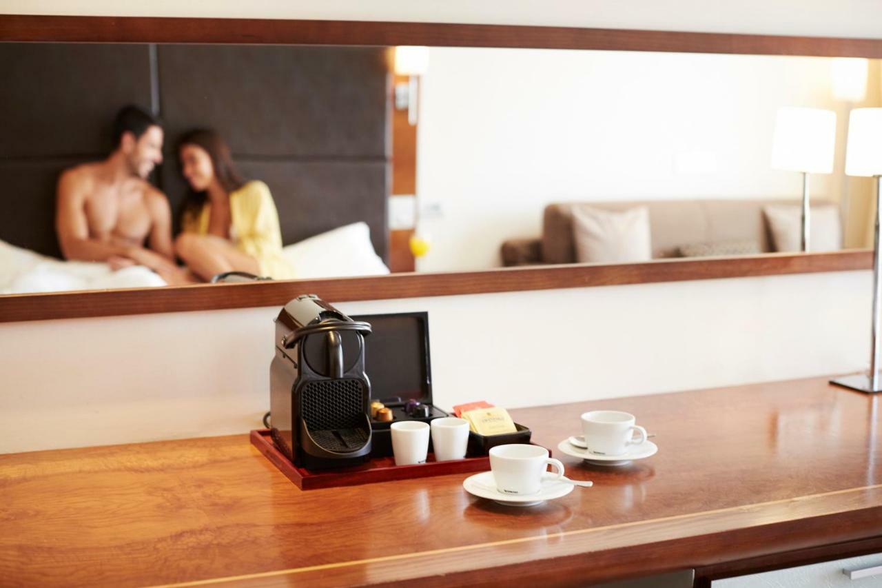 Insotel Fenicia Prestige Suites & Spa Santa Eularia des Riu Esterno foto